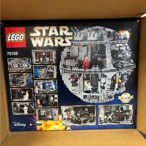 Ultimate Collector's LEGO Star Wars Series
LEGO® STAR WARS DEATH STAR™ 75159